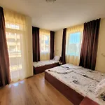 Iceberg Hotel 2*