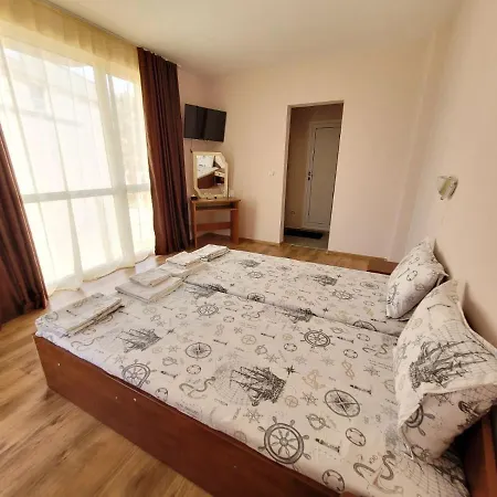 Iceberg ホテル 2*